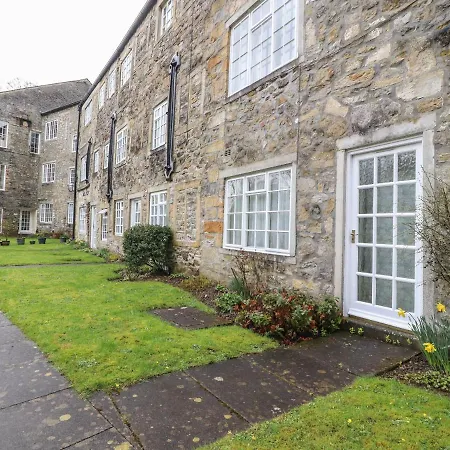 Апартаменты 9 Riverside Walk