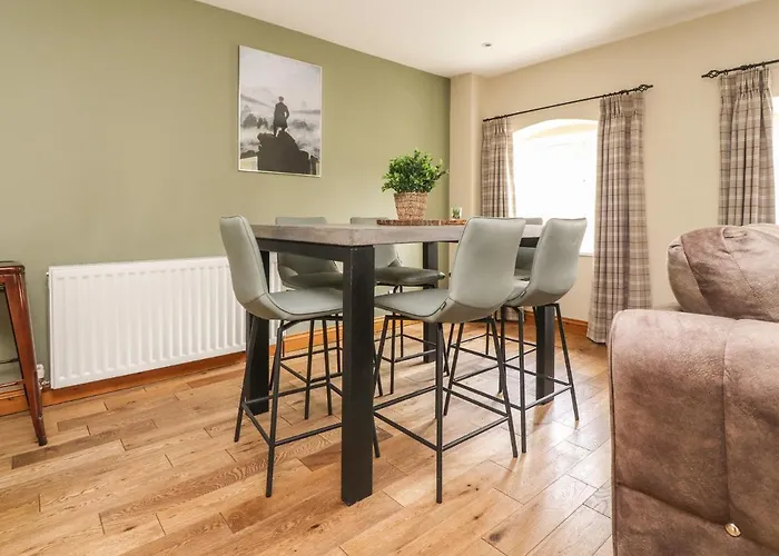 아파트 9 Riverside Walk *