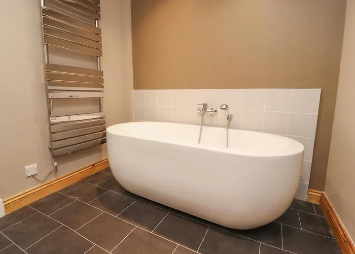 9 Riverside Walk * 스킵턴